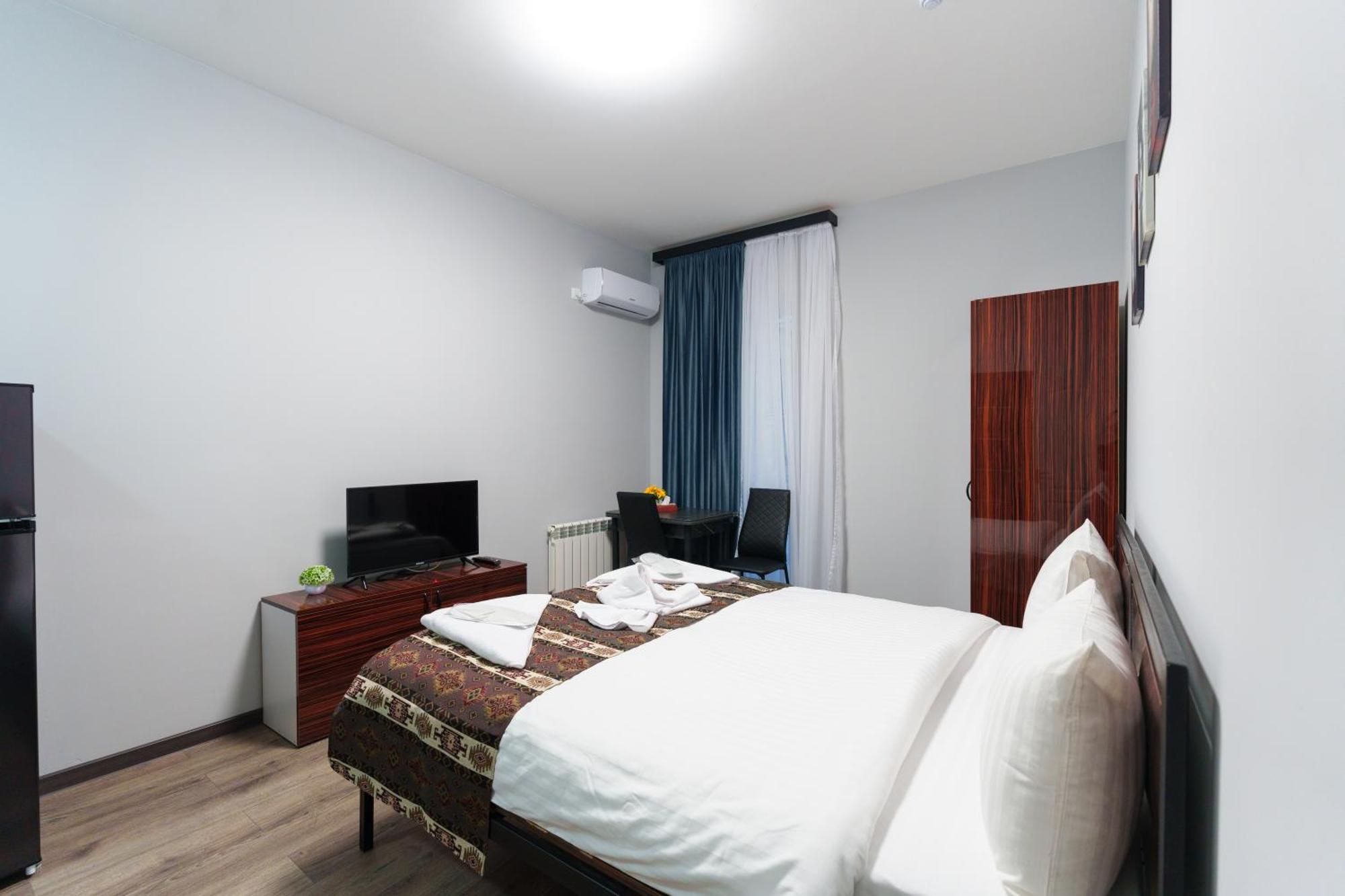 Gh Family Hotel Ереван Экстерьер фото
