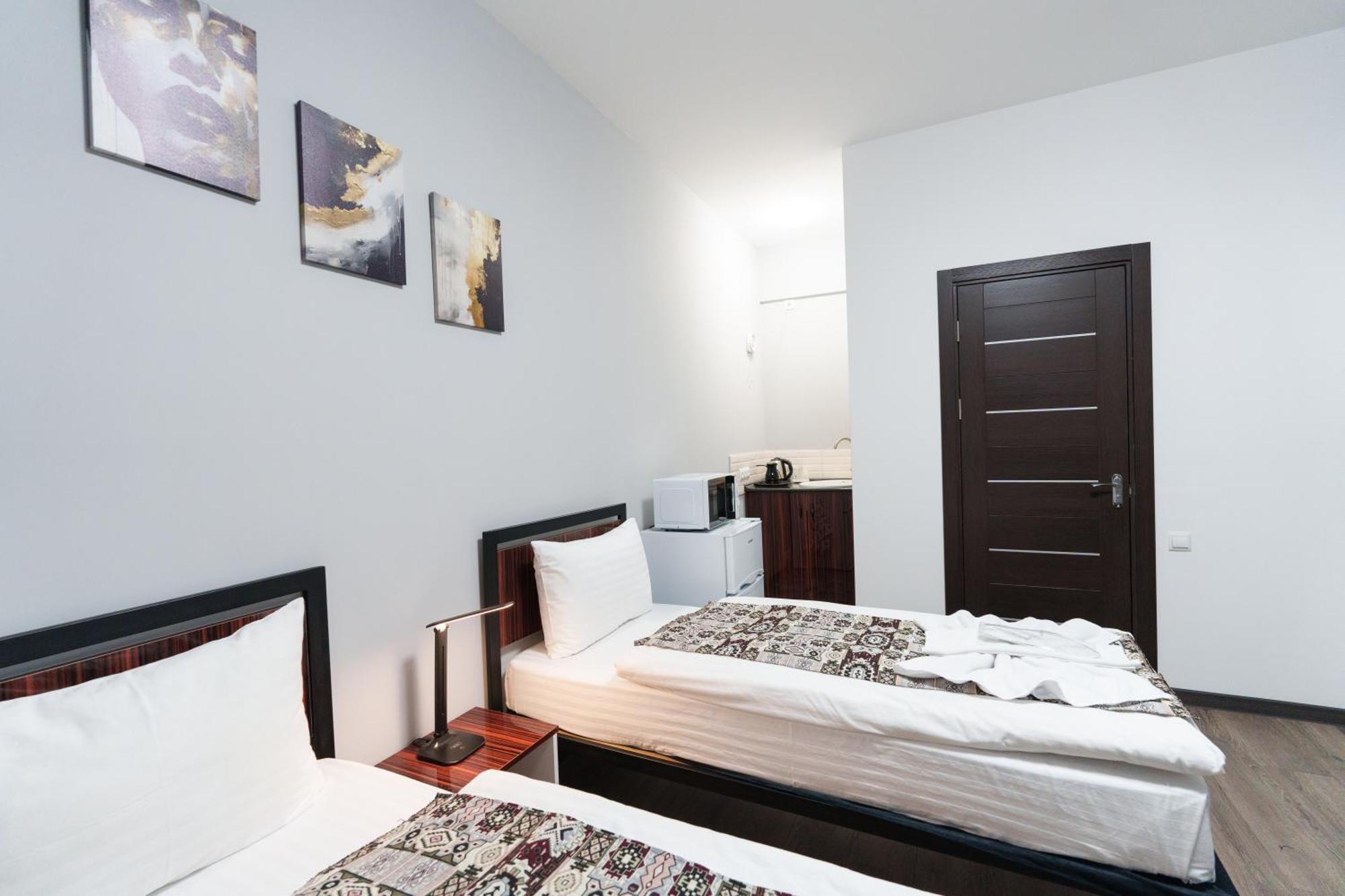 Gh Family Hotel Ереван Экстерьер фото