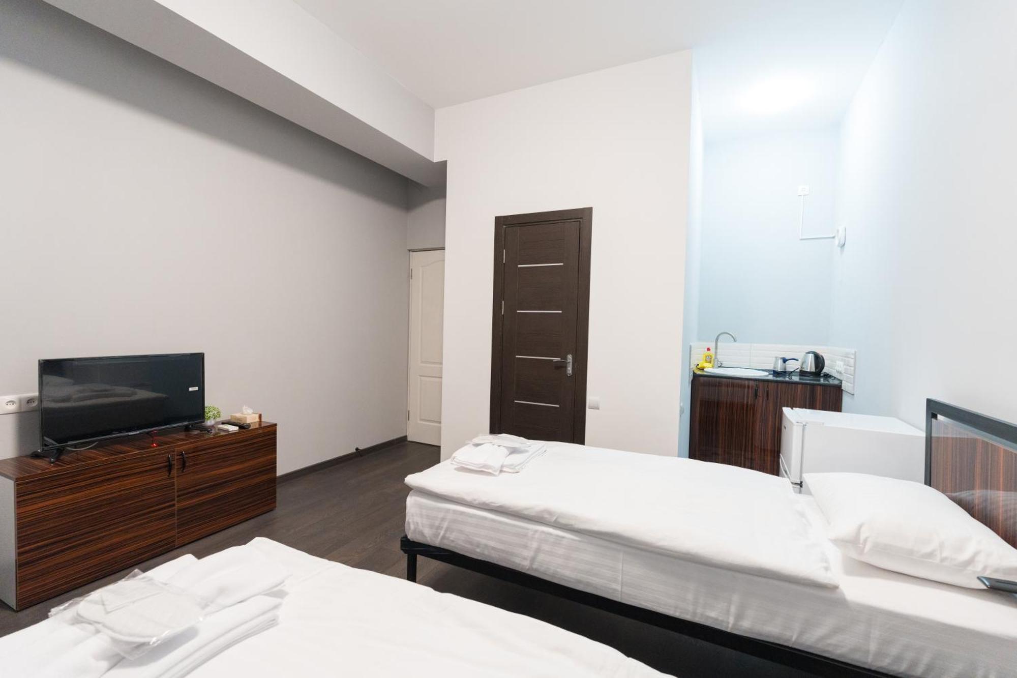 Gh Family Hotel Ереван Экстерьер фото