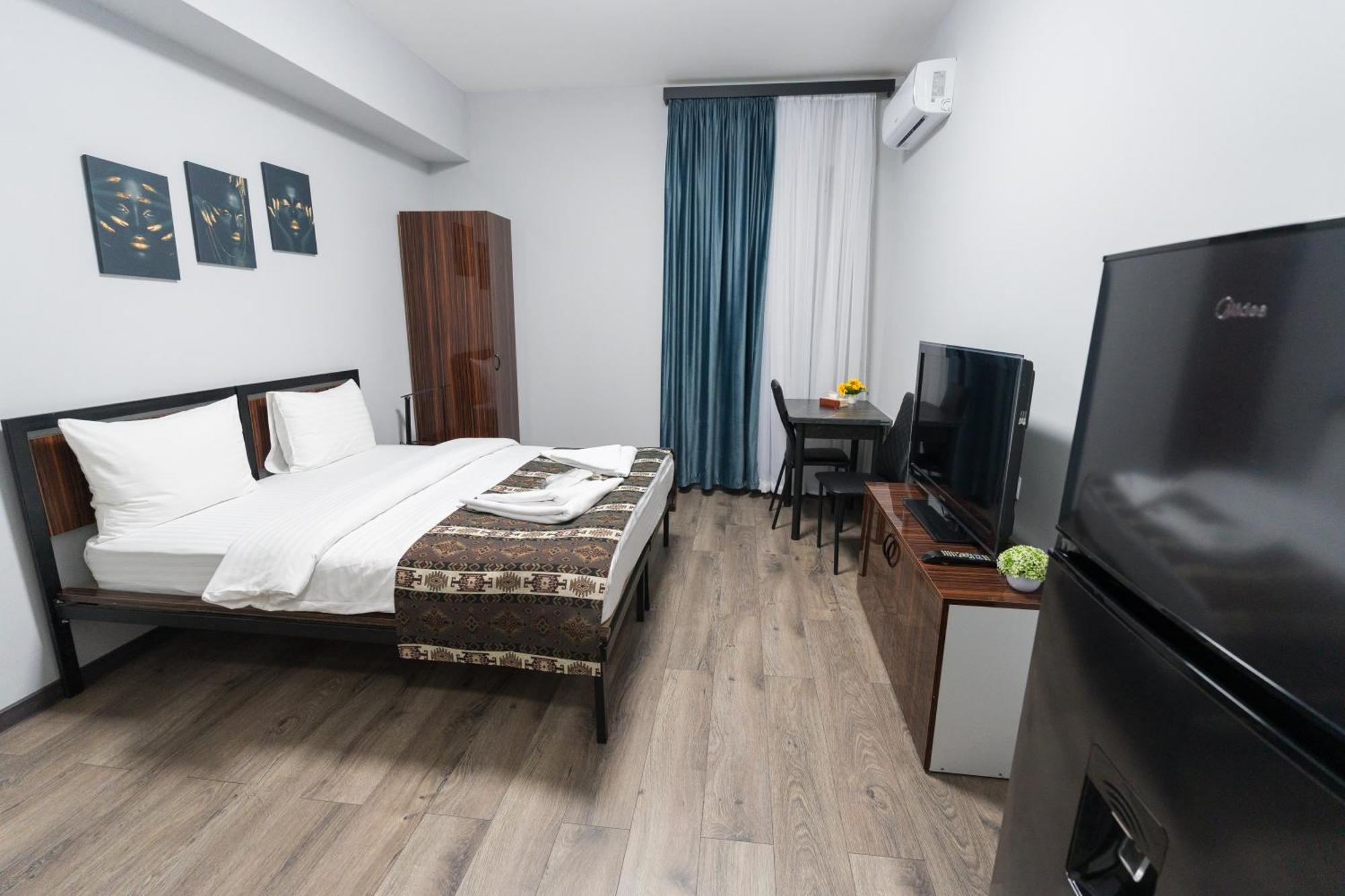 Gh Family Hotel Ереван Экстерьер фото